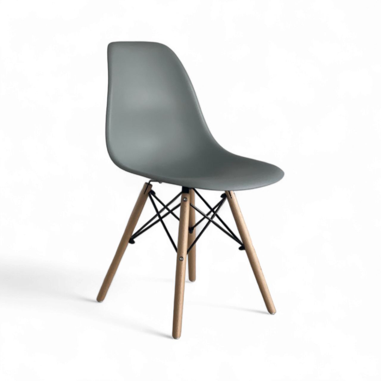 1028C- Silla Eames Clásica
